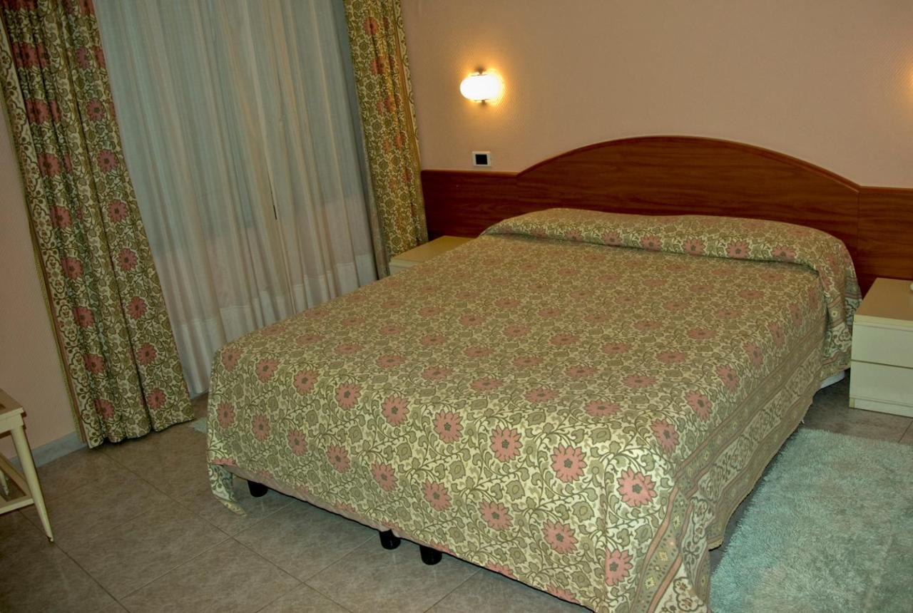 Hotel Cristallo Lerici Oda fotoğraf